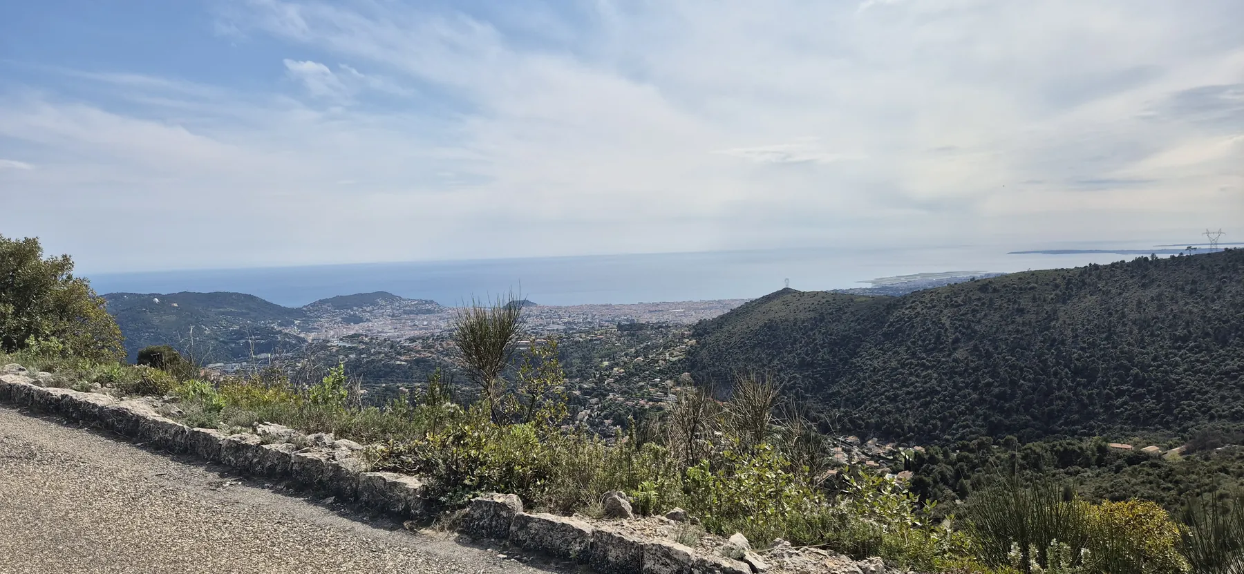 Und umso höher wir aufsteigen, desto spektakulärer präsentiert sich die Aussicht.